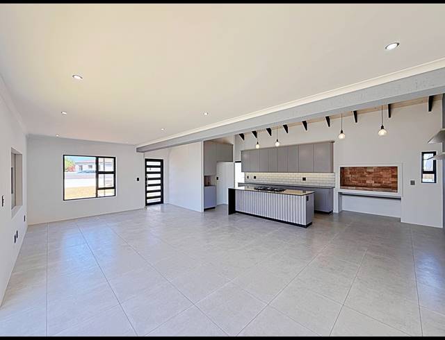 3 BEDROOM HOUSE FOR SALE IN COUNTRY CLUB